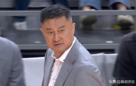 开云中国区-杨鸣：杜锋4个月前还是全运会冠军 达不到球迷预期争议就立刻出来